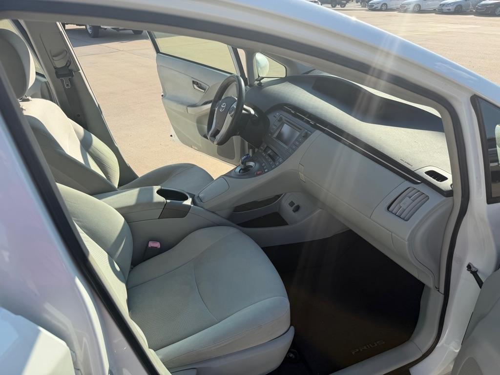 Toyota Prius photo 10