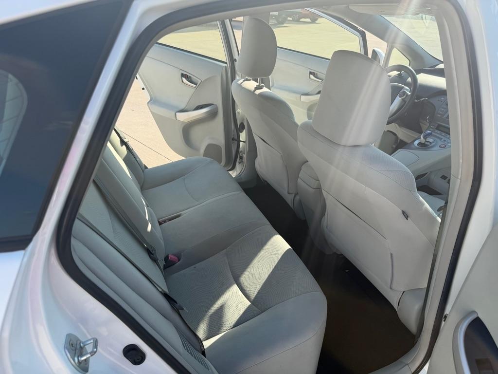 Toyota Prius photo 11