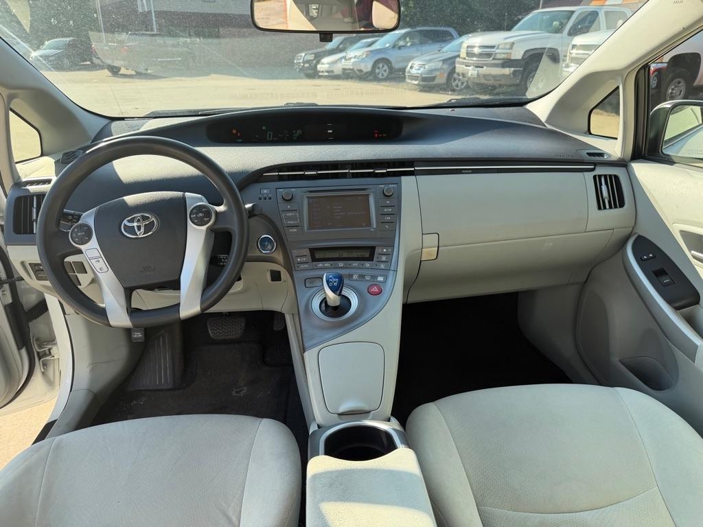Toyota Prius photo 14