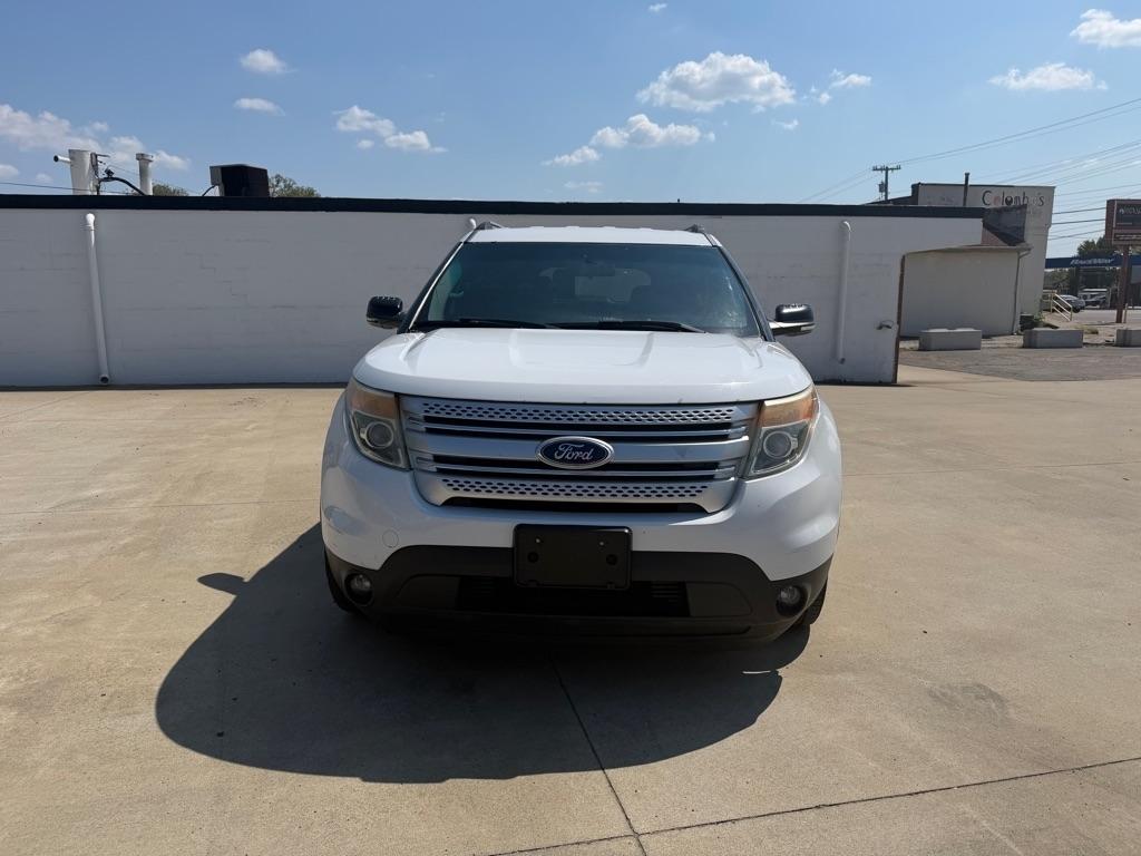 Ford Explorer photo 3