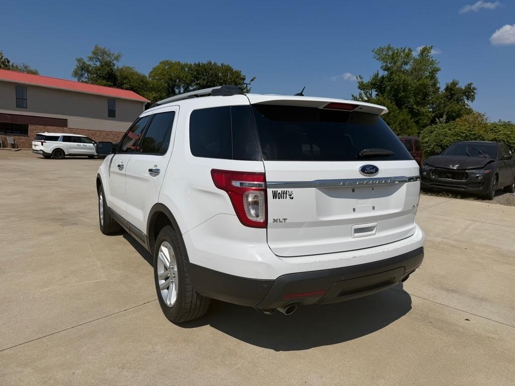 Ford Explorer photo 8