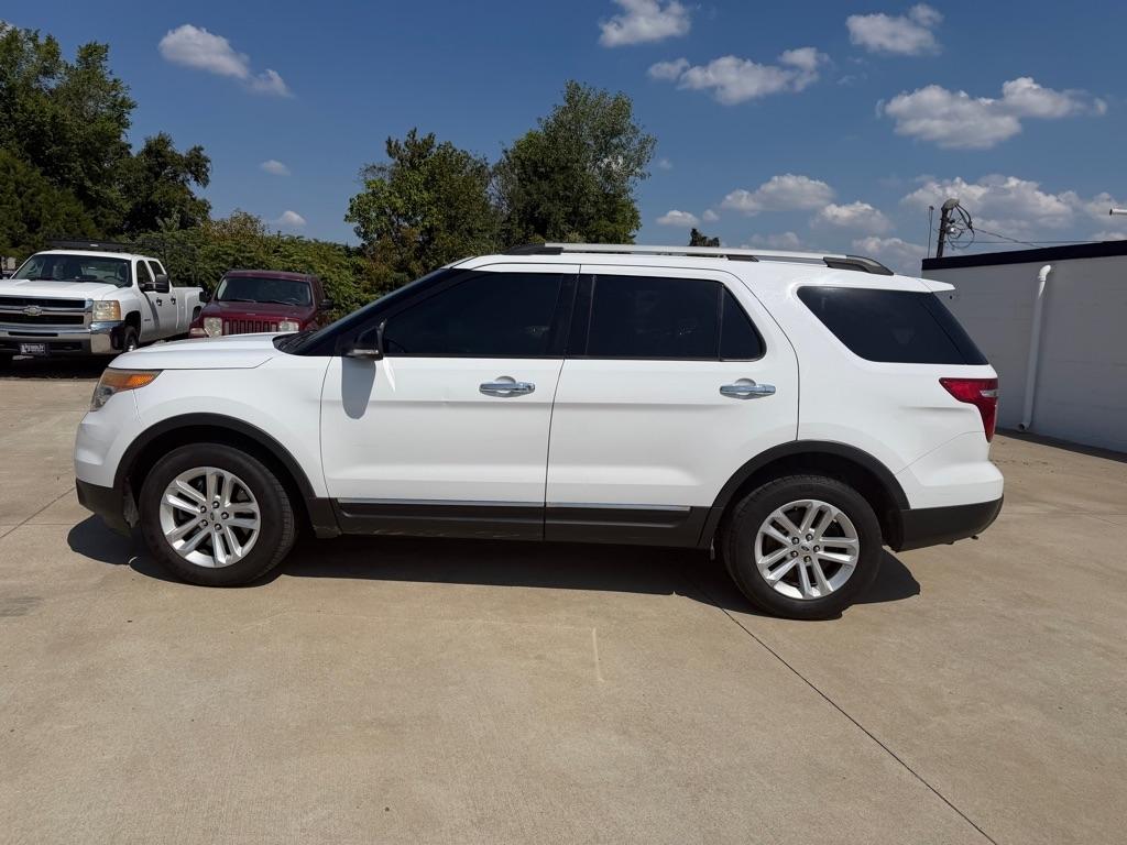 Ford Explorer photo 9