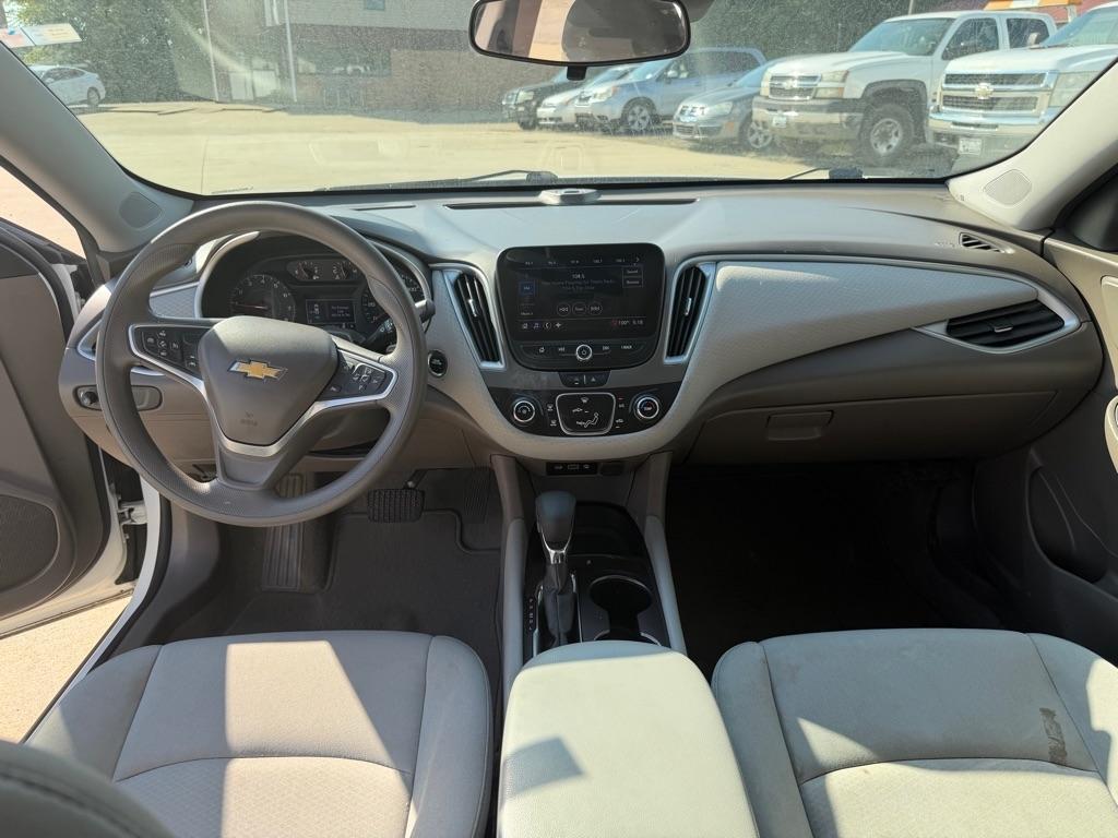 Chevrolet Malibu photo 14