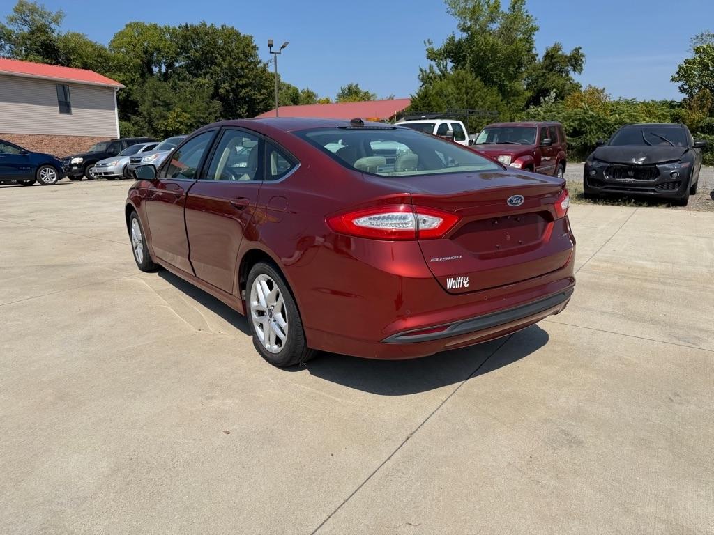 Ford Fusion photo 8