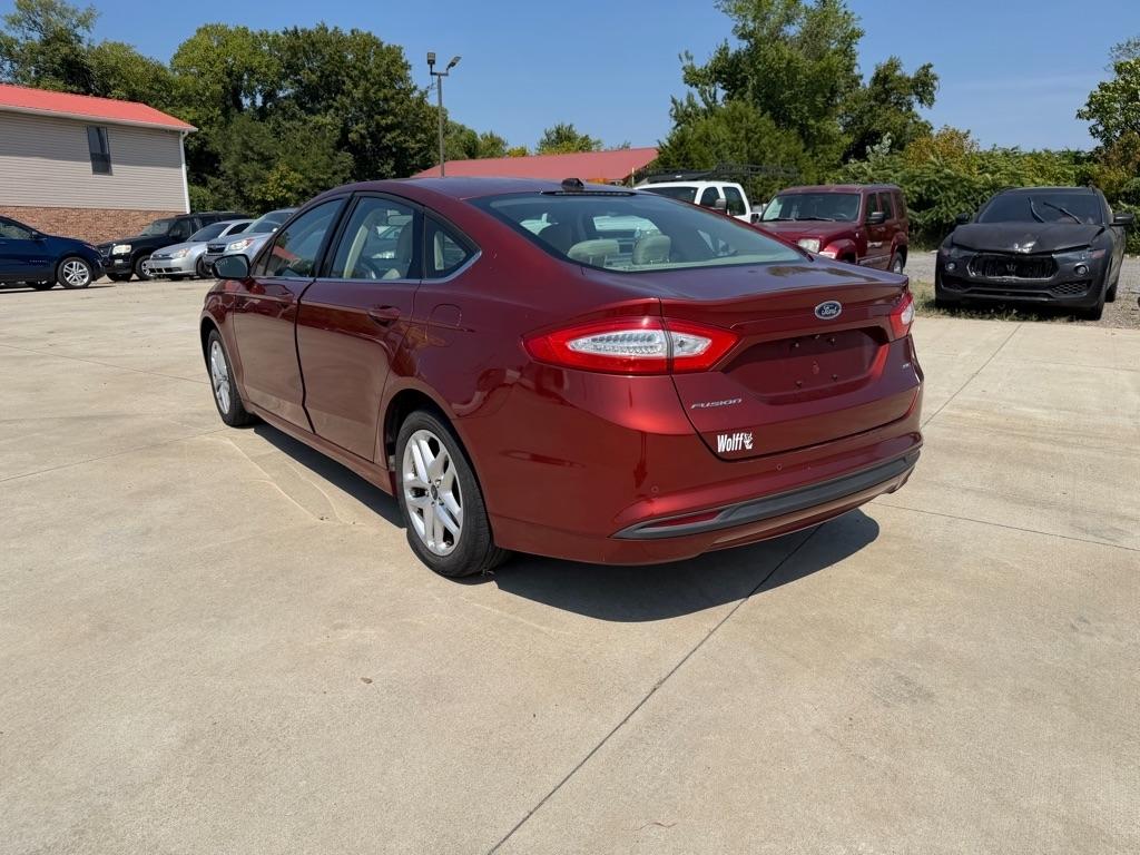 Ford Fusion photo 9