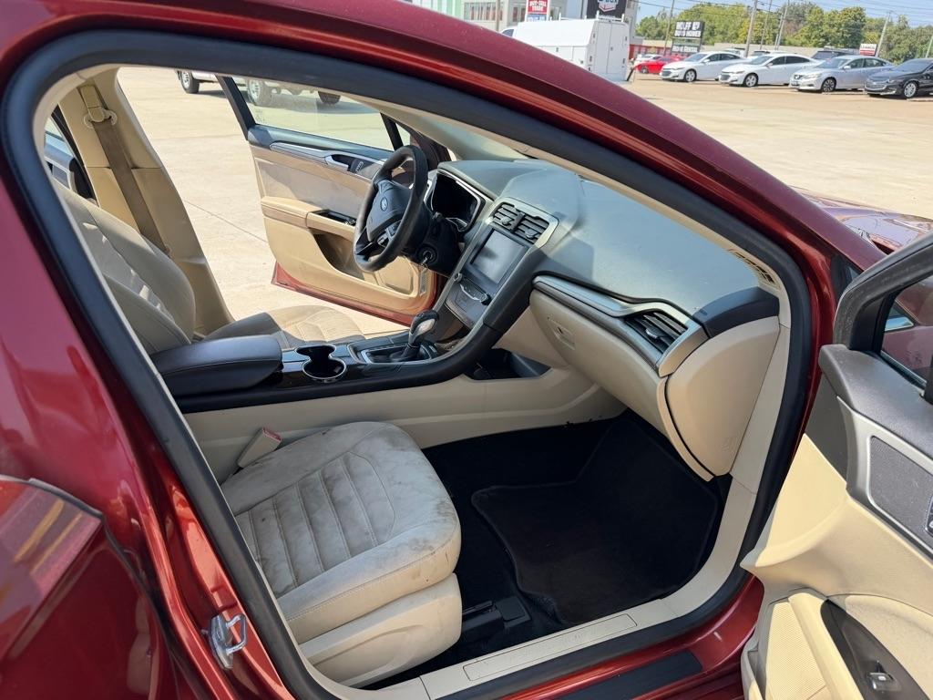 Ford Fusion photo 11