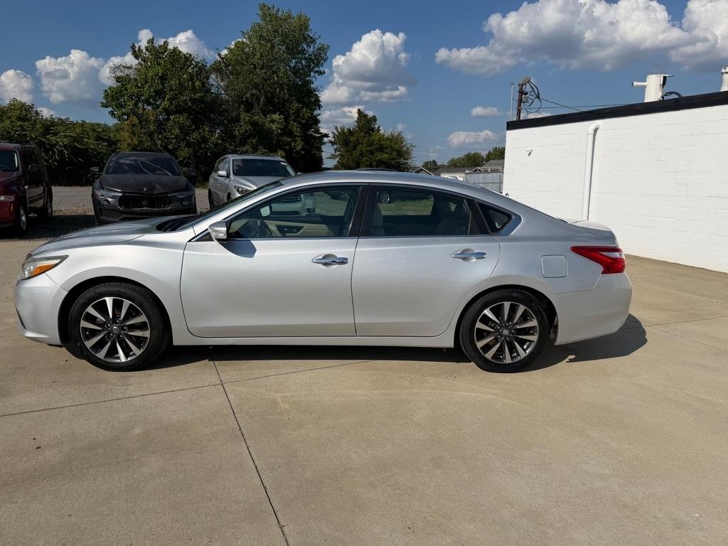 Nissan Altima photo 9