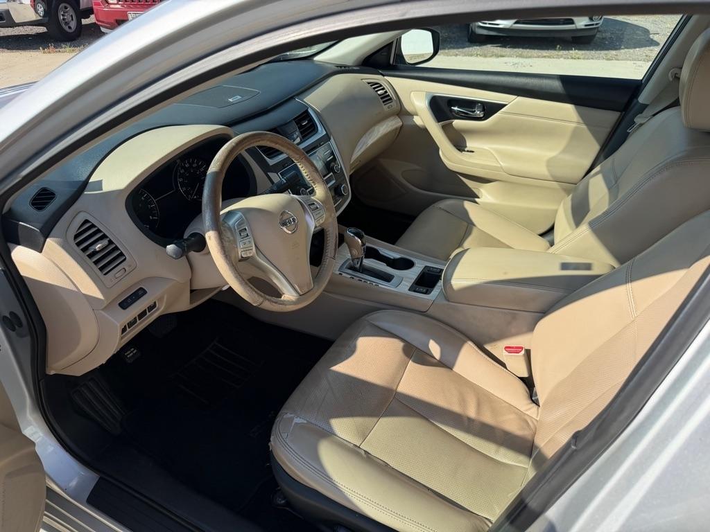 Nissan Altima photo 13