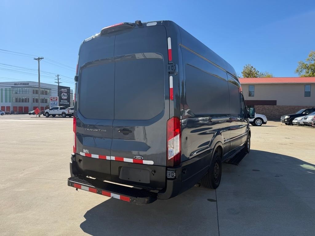 Ford Transit 250 Van High Roof w/Sliding Pass. 148-in. WB EL 2020