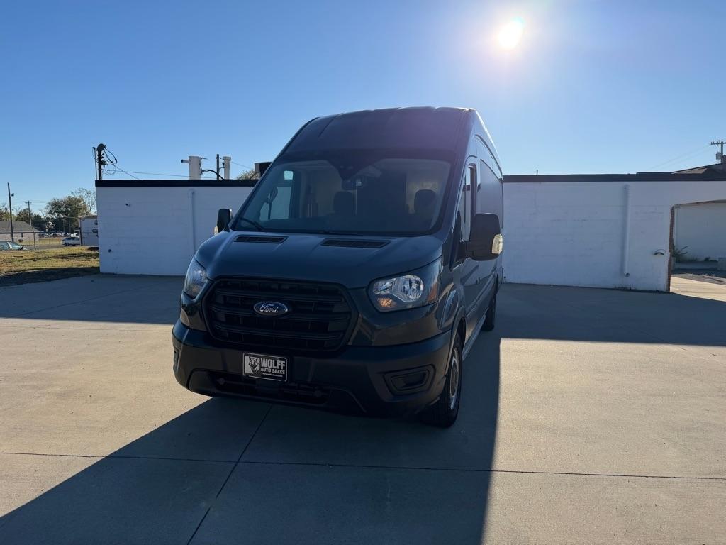 Ford Transit photo 2