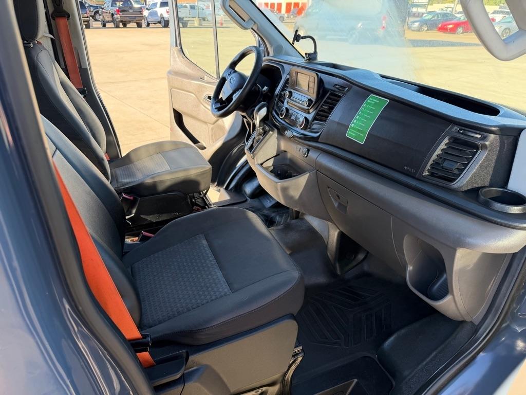 Ford Transit photo 10