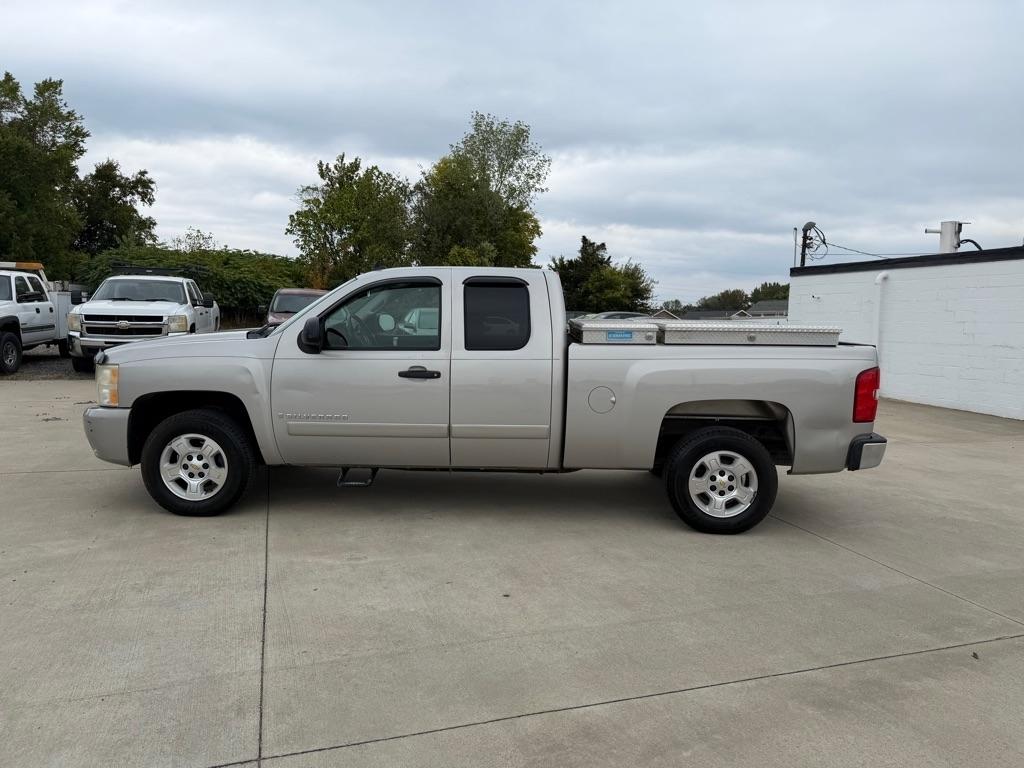 Chevrolet Silverado photo 9