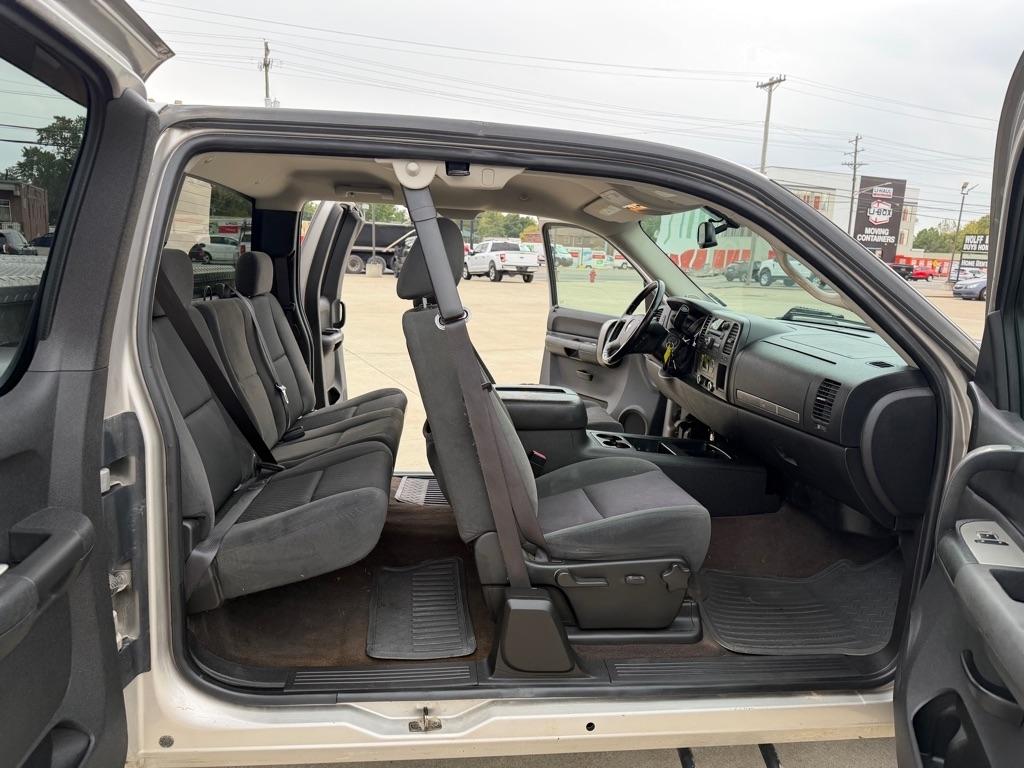 Chevrolet Silverado photo 11