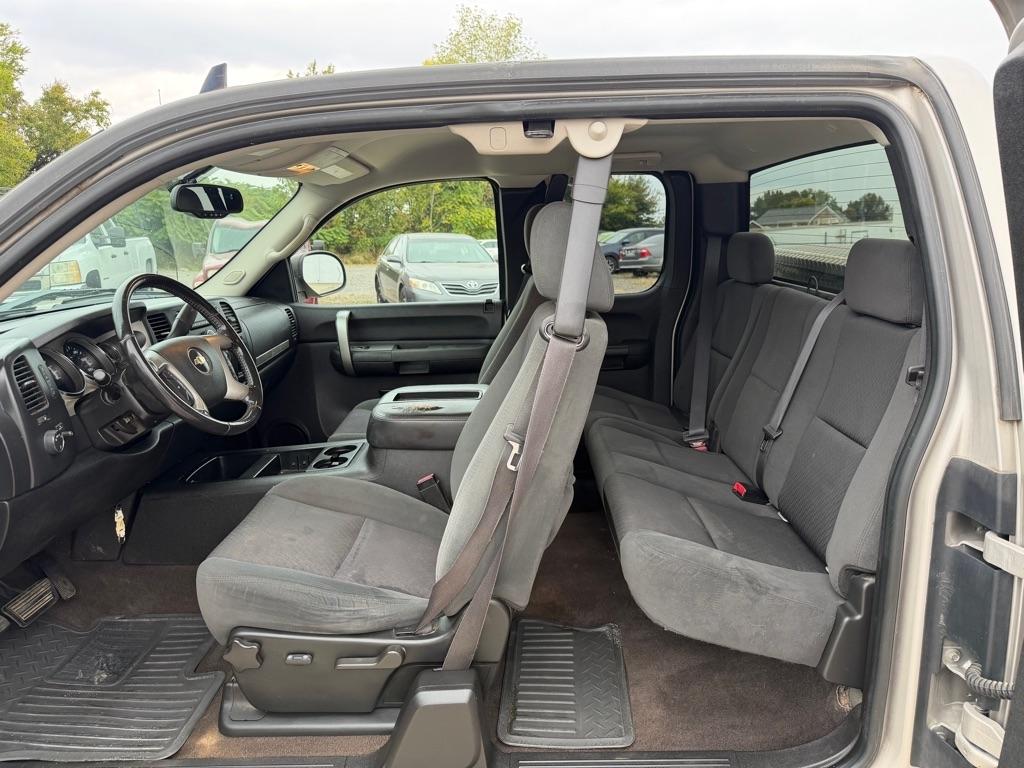Chevrolet Silverado photo 15