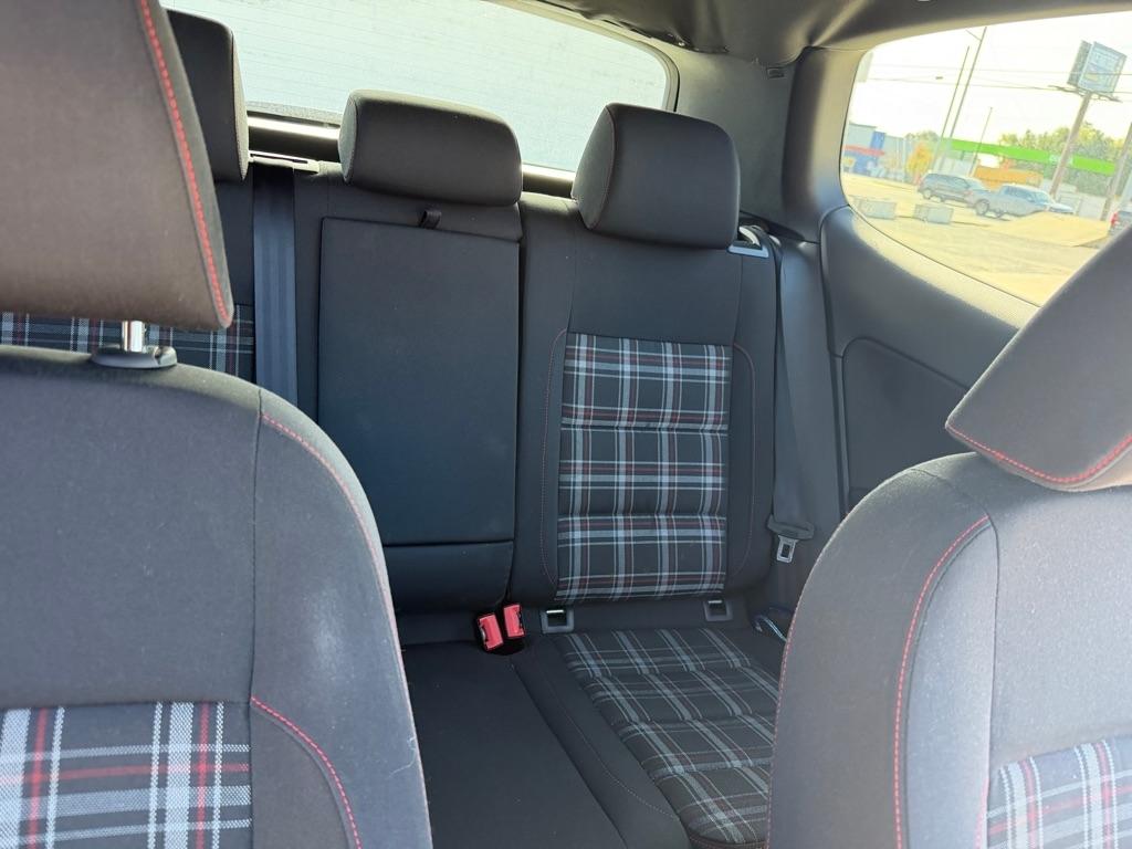 Volkswagen GTI 2-door 2012