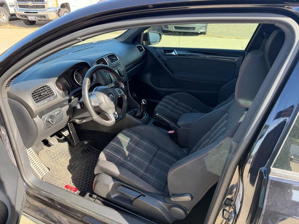 Volkswagen GTI 2-door 2012