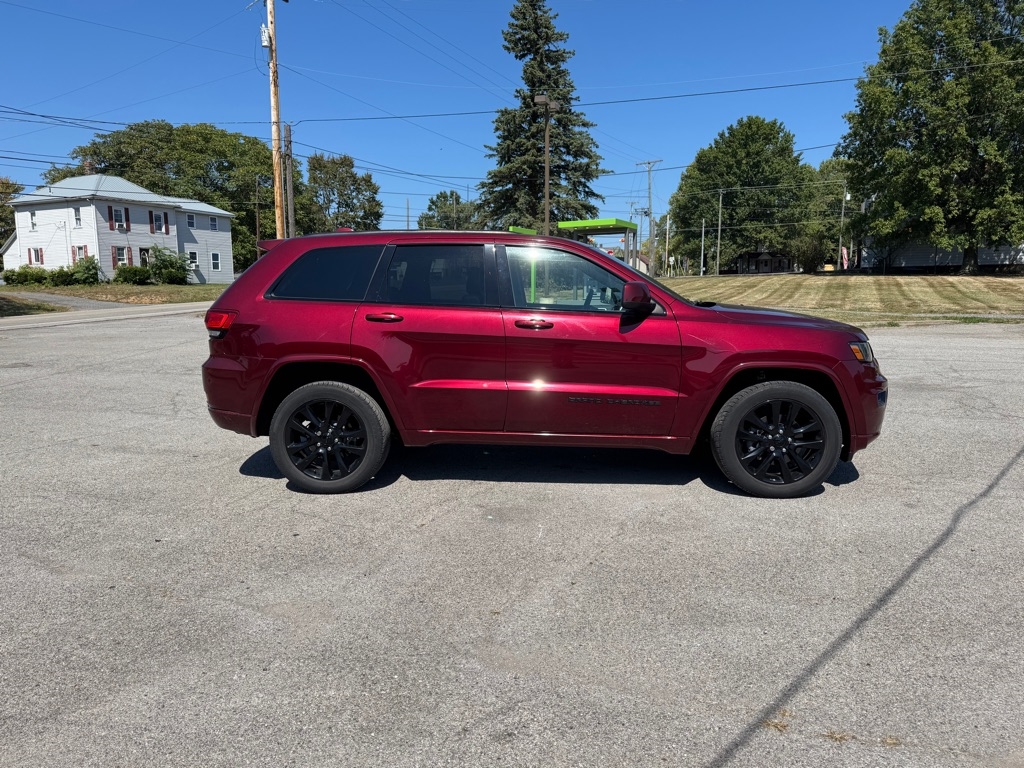 Jeep Grand Cherokee Laredo 4WD 2017 Jeep Grand Cherokee Laredo 4WD 2017