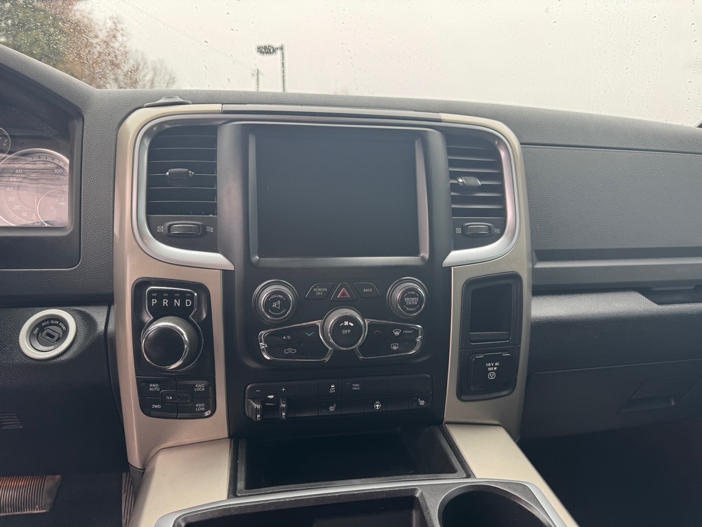 RAM 1500 SLT Crew Cab LWB 4WD 2014