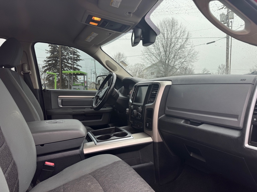 RAM 1500 SLT Crew Cab LWB 4WD 2014