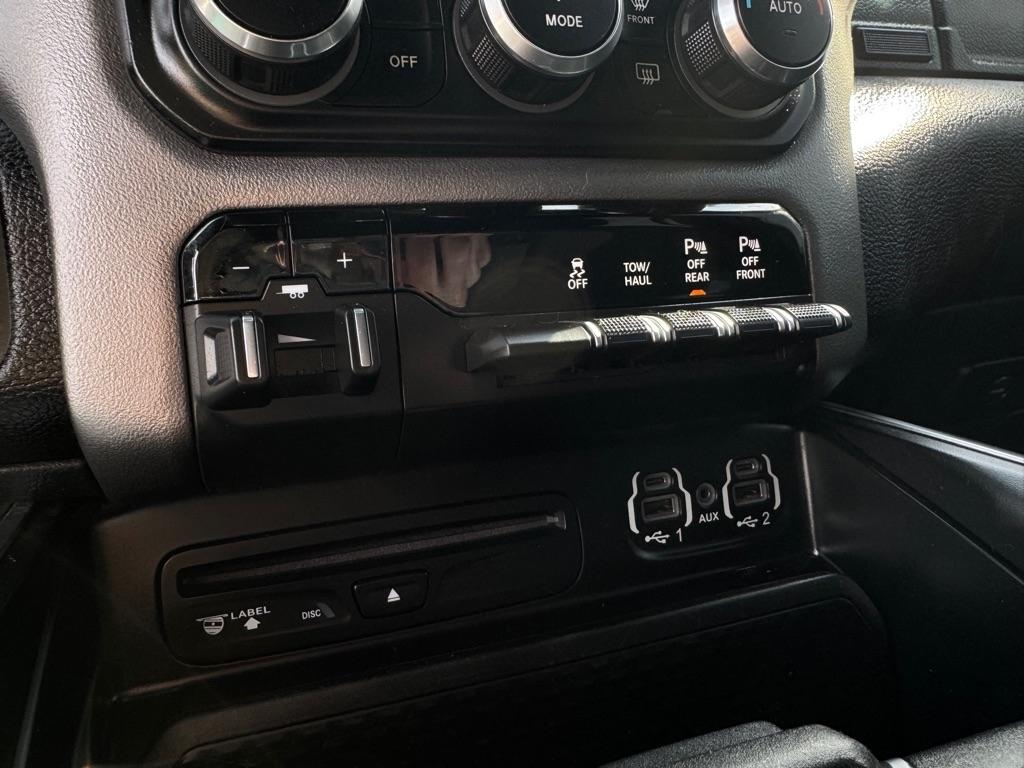 RAM 1500 Big Horn Crew Cab SWB 4WD 2019