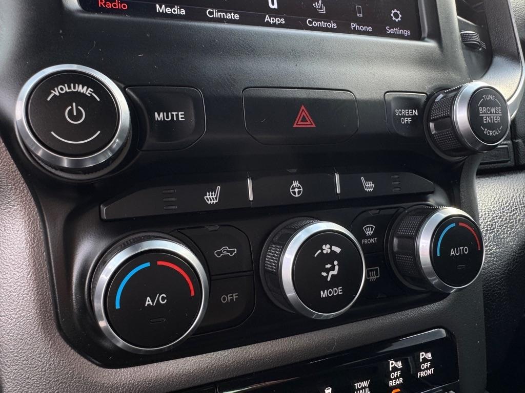 RAM 1500 Big Horn Crew Cab SWB 4WD 2019