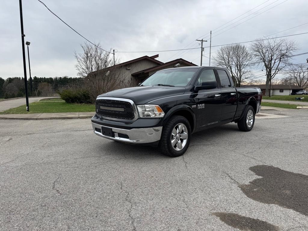 RAM 1500 SLT Quad Cab 4WD 2016