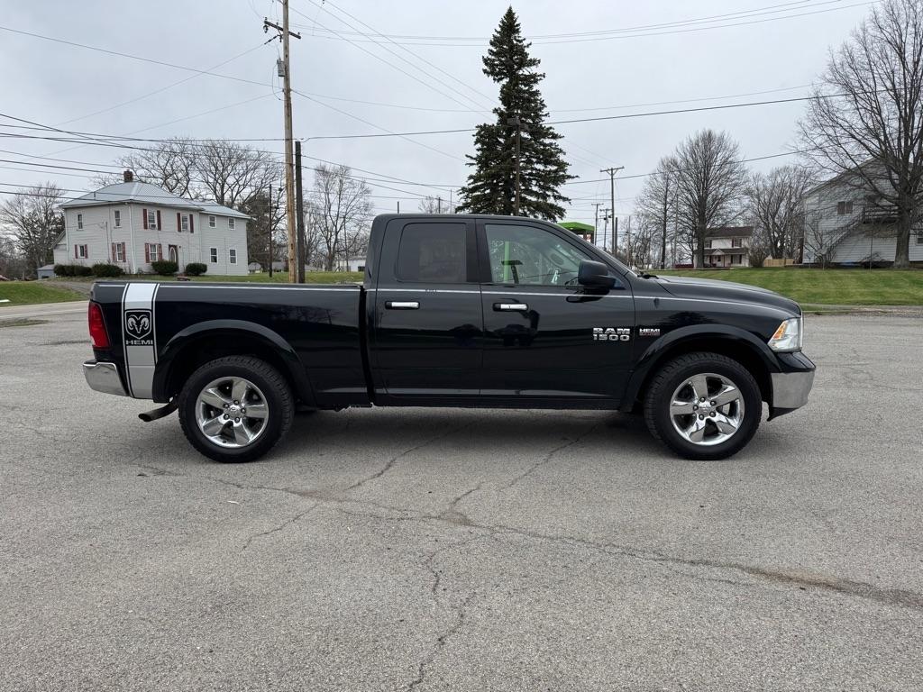 RAM 1500 SLT Quad Cab 4WD 2016