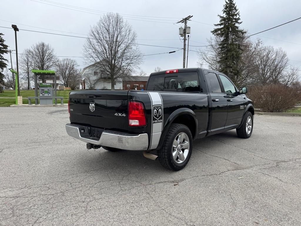 RAM 1500 SLT Quad Cab 4WD 2016