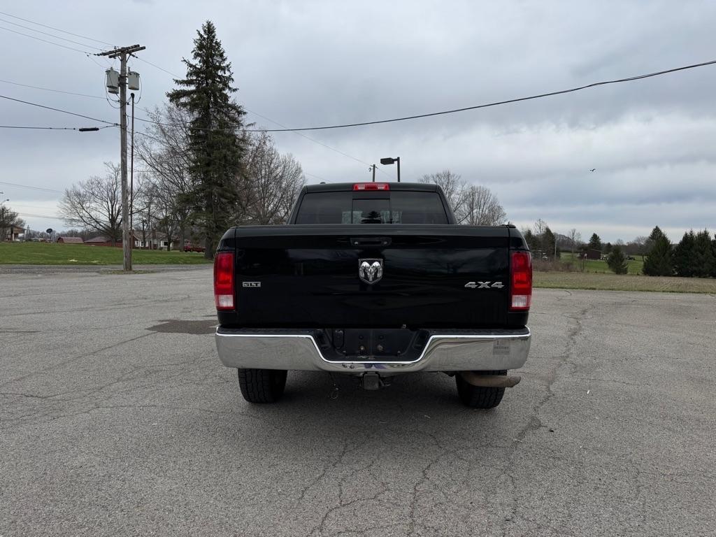 RAM 1500 SLT Quad Cab 4WD 2016