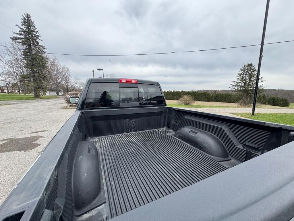 RAM 1500 SLT Quad Cab 4WD 2016