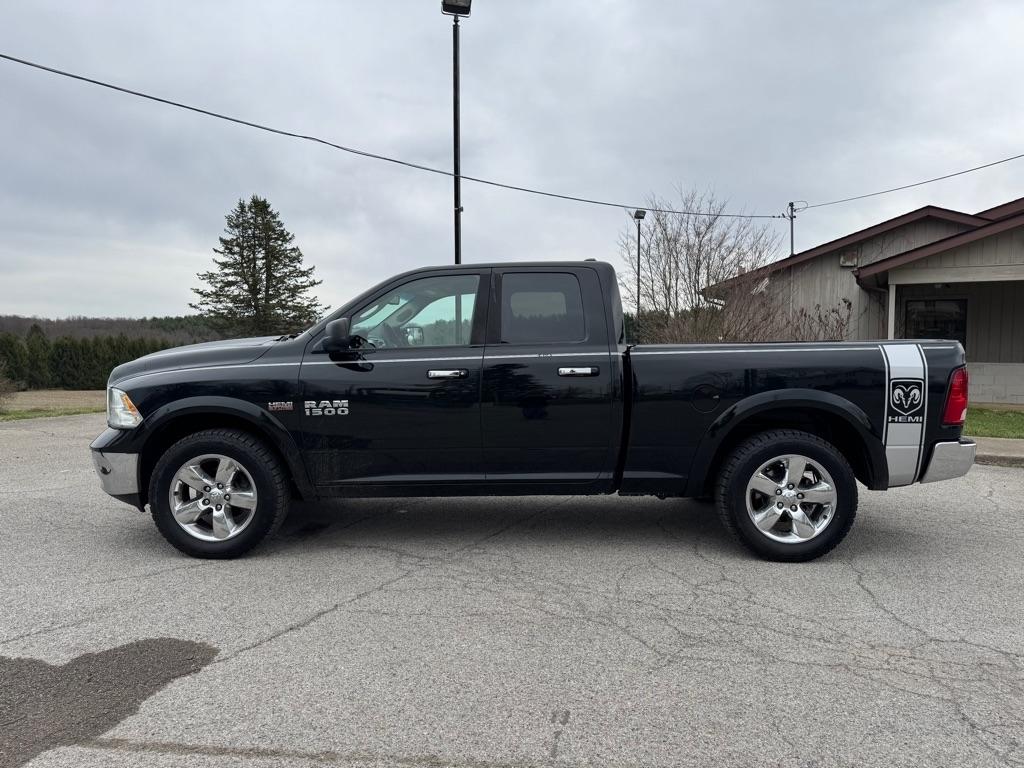 RAM 1500 SLT Quad Cab 4WD 2016