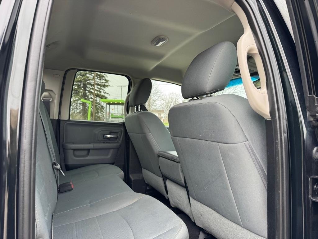 RAM 1500 SLT Quad Cab 4WD 2016