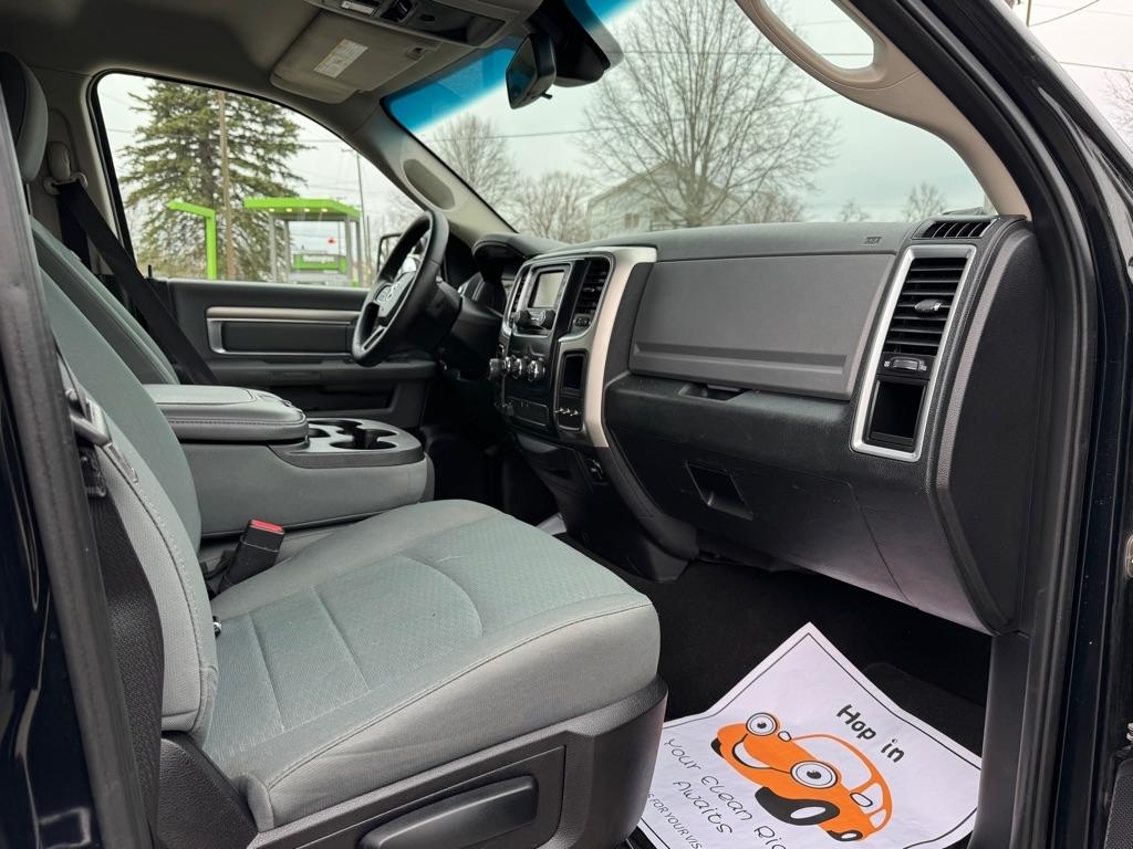 RAM 1500 SLT Quad Cab 4WD 2016