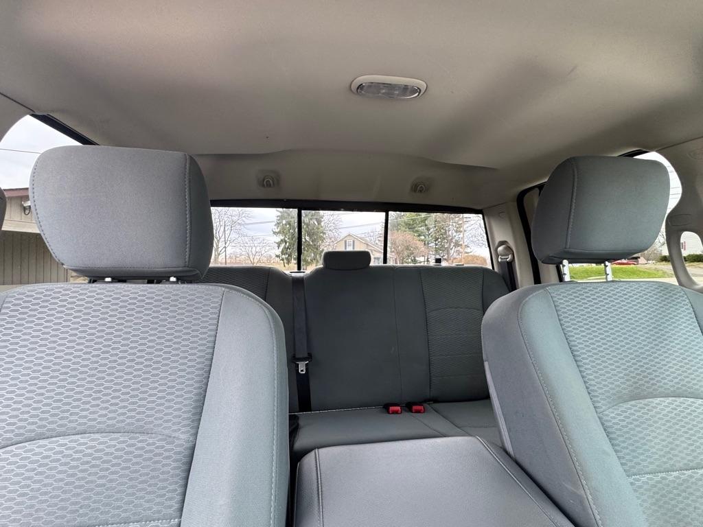 RAM 1500 SLT Quad Cab 4WD 2016