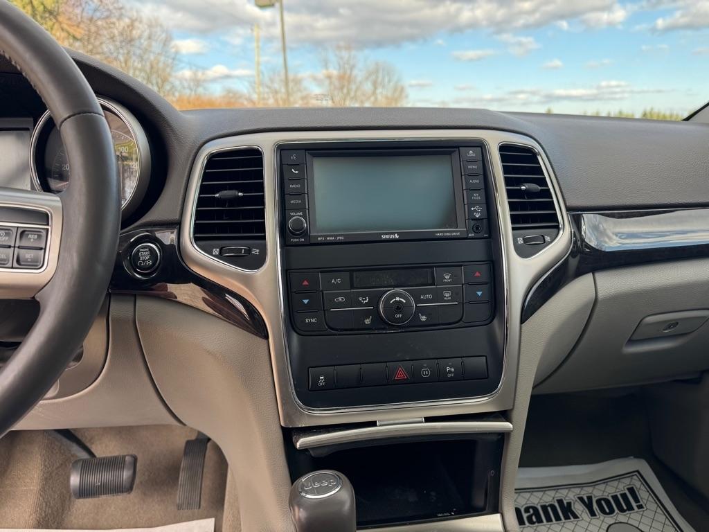 Jeep Grand Cherokee Laredo 4WD 2011