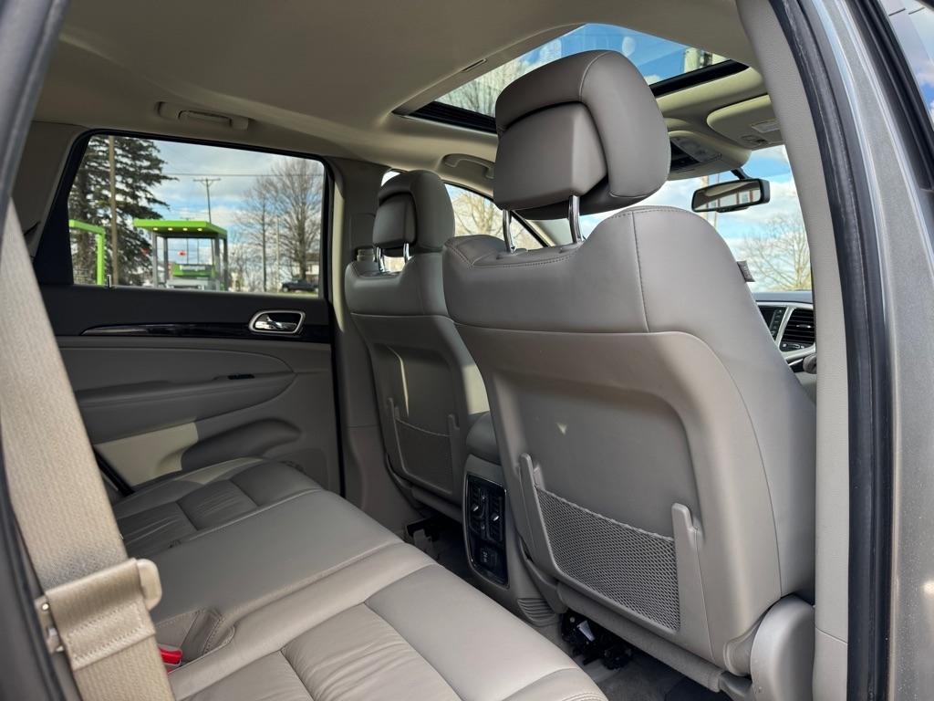 Jeep Grand Cherokee Laredo 4WD 2011