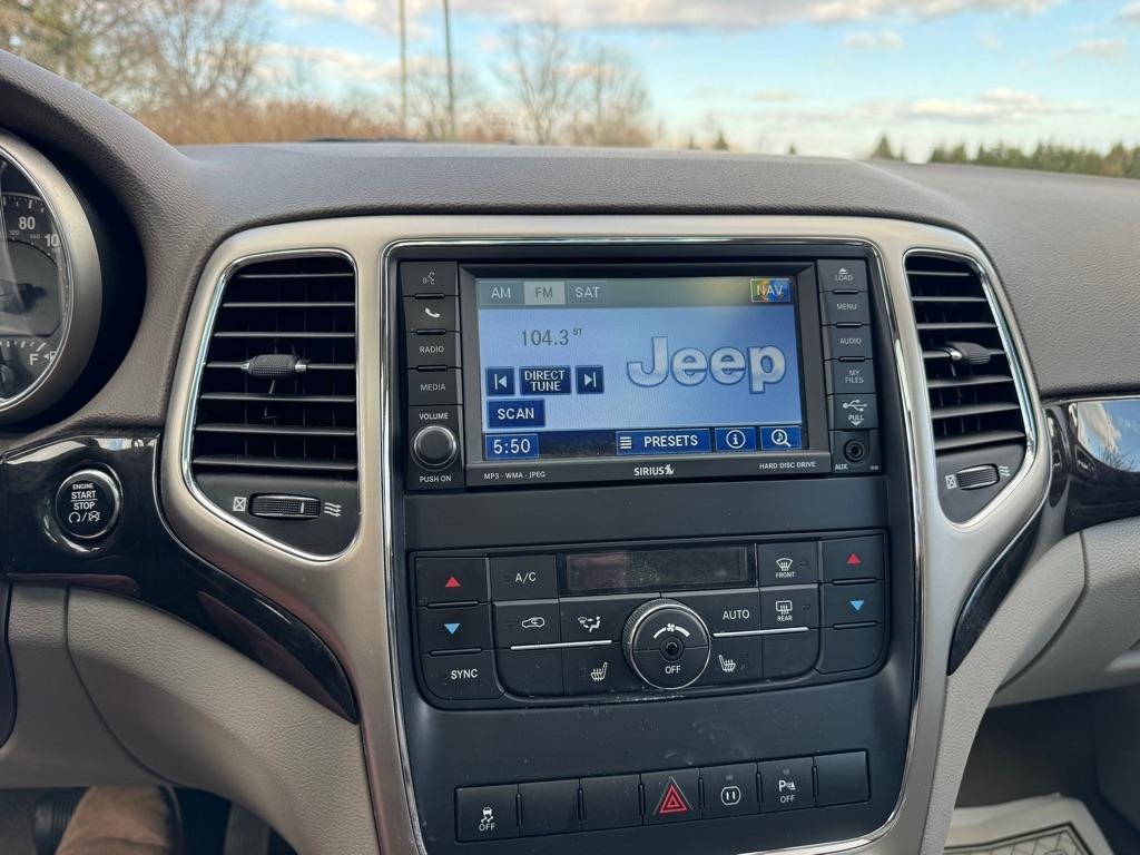 Jeep Grand Cherokee Laredo 4WD 2011