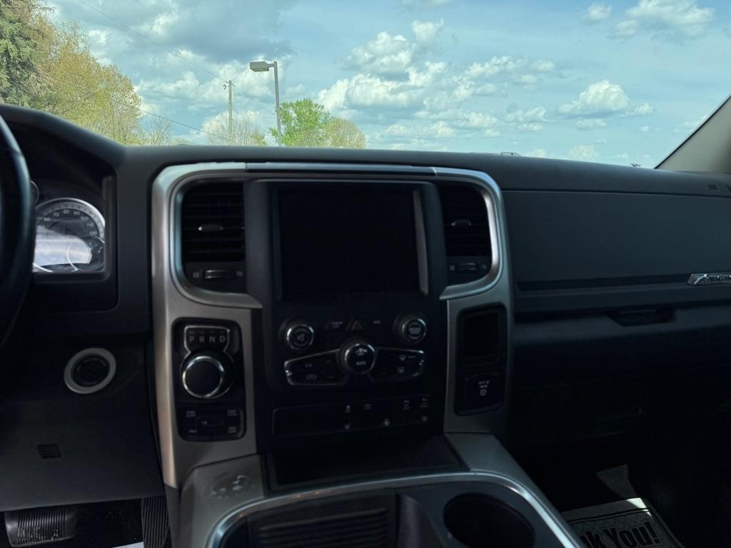 RAM 1500 SLT Crew Cab SWB 4WD 2018