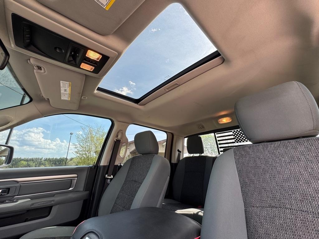 RAM 1500 SLT Crew Cab SWB 4WD 2018