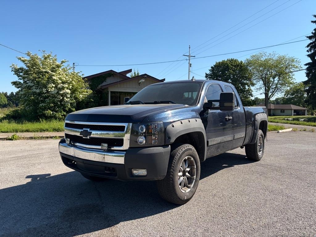 2007 Chevrolet Silverado 1500 Work Truck Ext. Cab Short Box 4WD