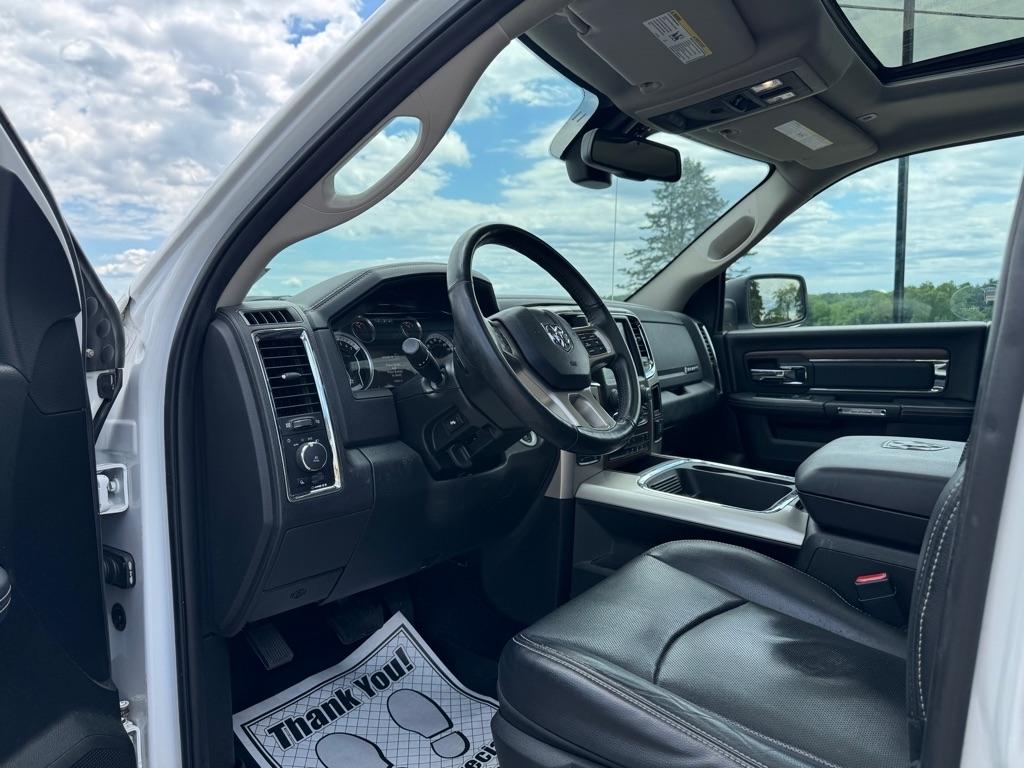RAM 1500 Laramie Crew Cab SWB 4WD 2017
