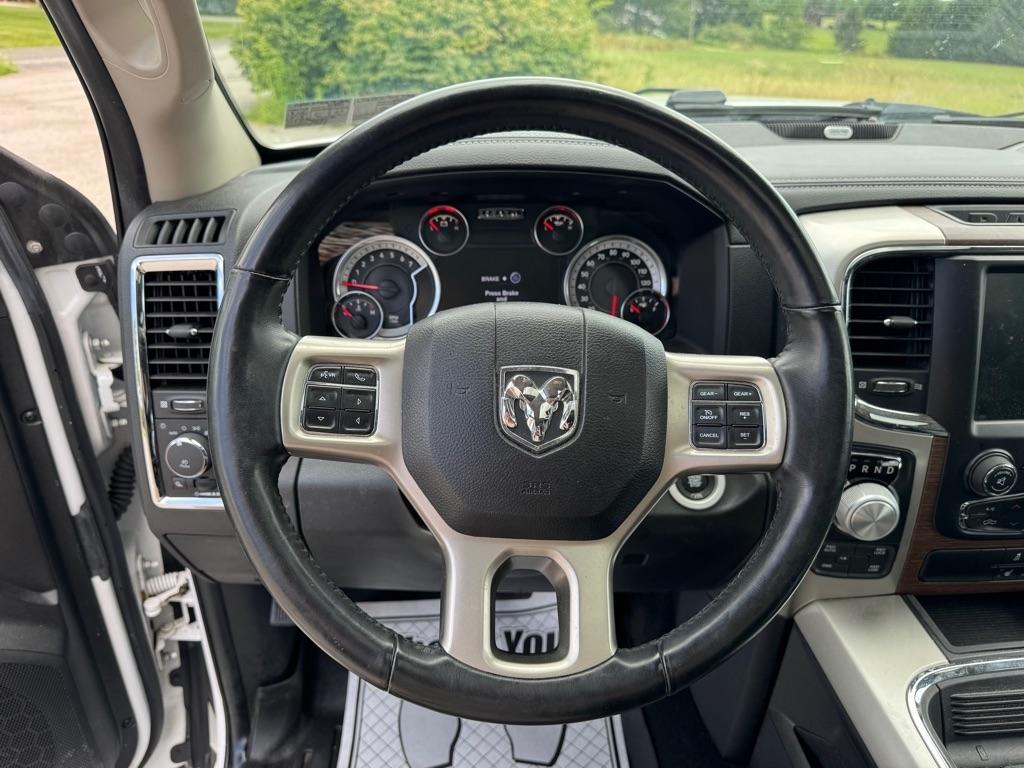 RAM 1500 Laramie Crew Cab SWB 4WD 2017