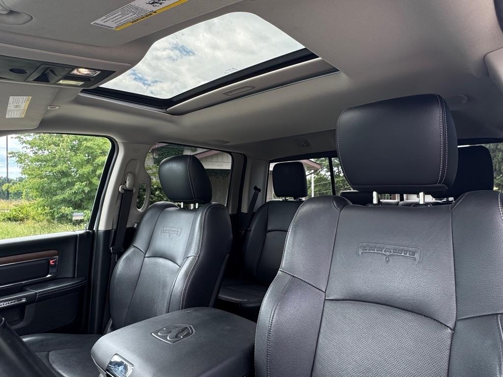 RAM 1500 Laramie Crew Cab SWB 4WD 2017