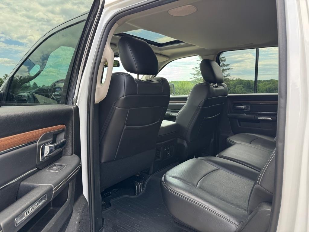 RAM 1500 Laramie Crew Cab SWB 4WD 2017