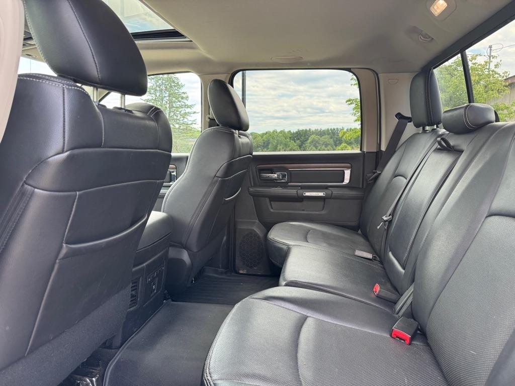RAM 1500 Laramie Crew Cab SWB 4WD 2017