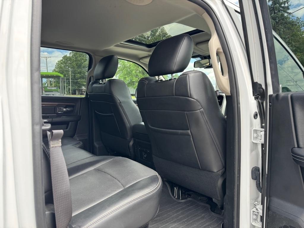 RAM 1500 Laramie Crew Cab SWB 4WD 2017