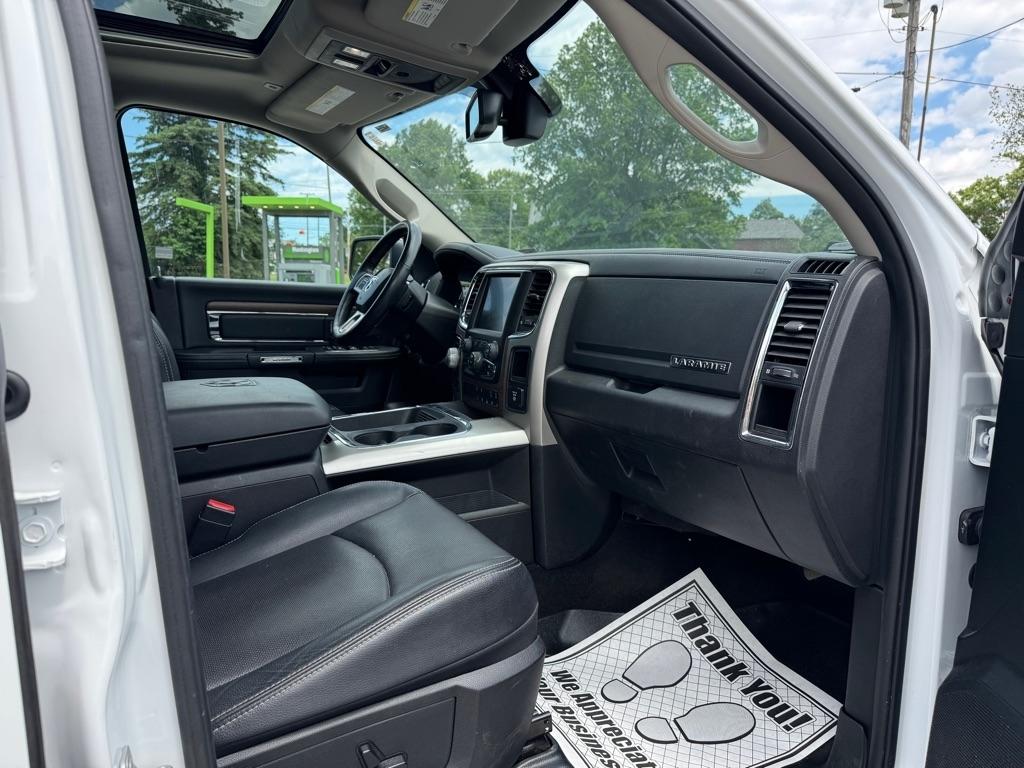 RAM 1500 Laramie Crew Cab SWB 4WD 2017