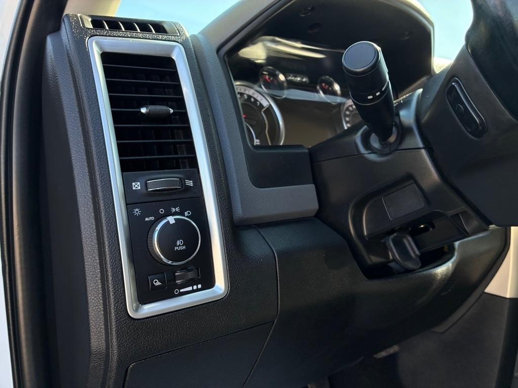 RAM 1500 Classic Tradesman Crew Cab SWB 4WD 2019