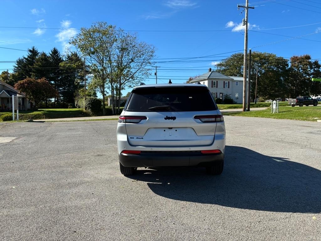 Jeep Grand Cherokee L Laredo 4WD 2021