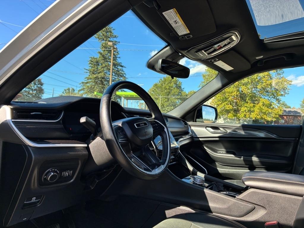 Jeep Grand Cherokee L Laredo 4WD 2021